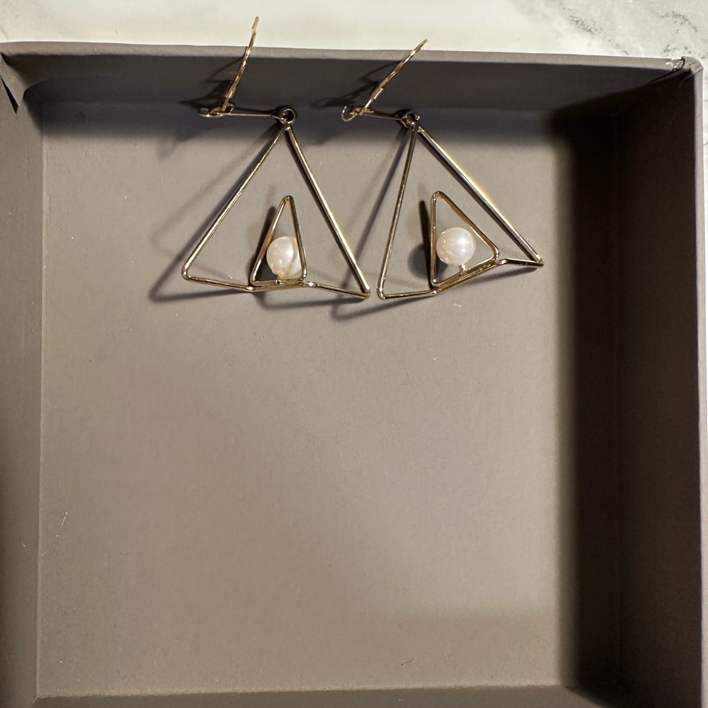 Earring - Picture 2 of 3